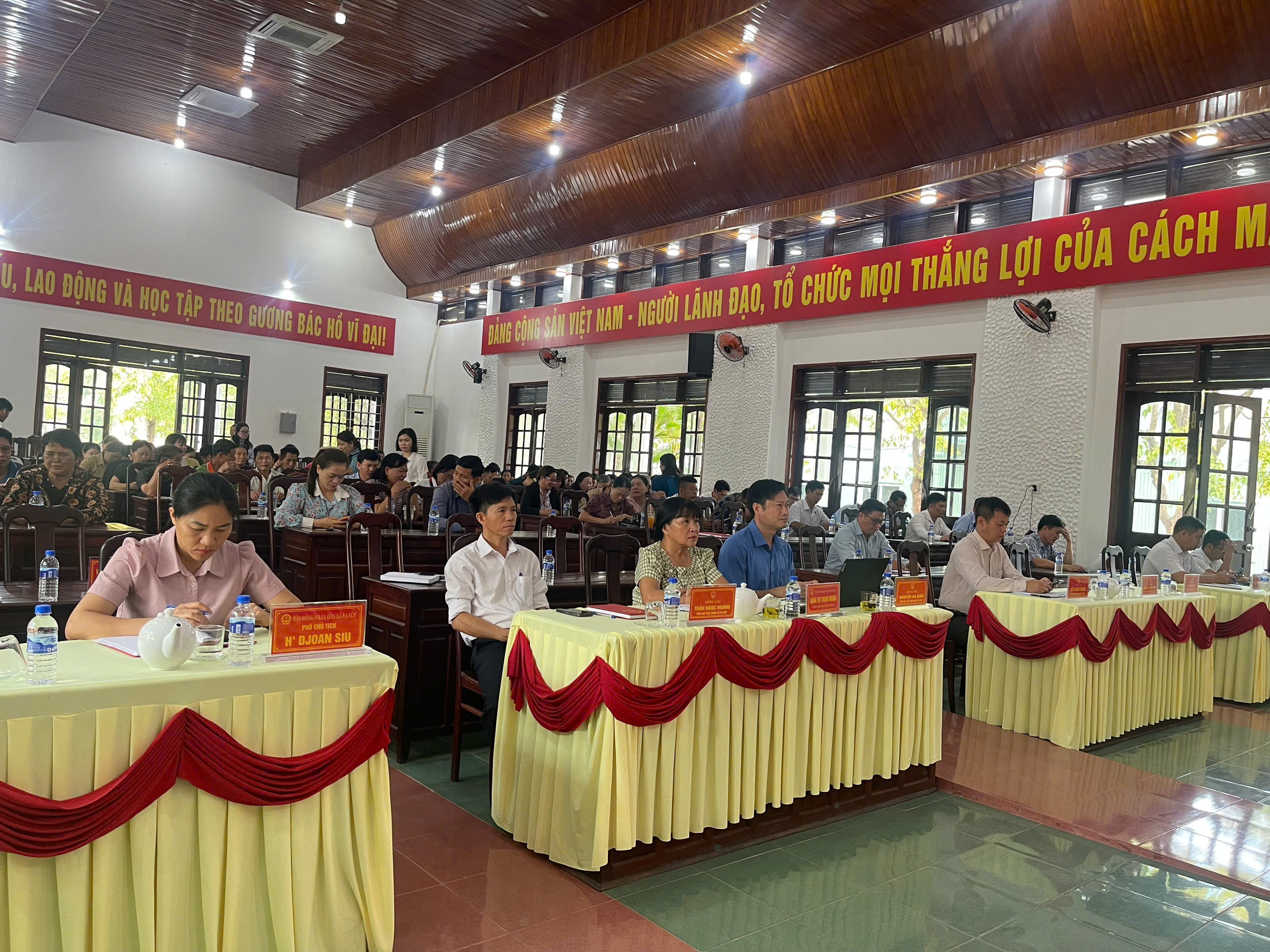 z7564933241822_77cf2d6b0ffe815f5749b95d955344ce