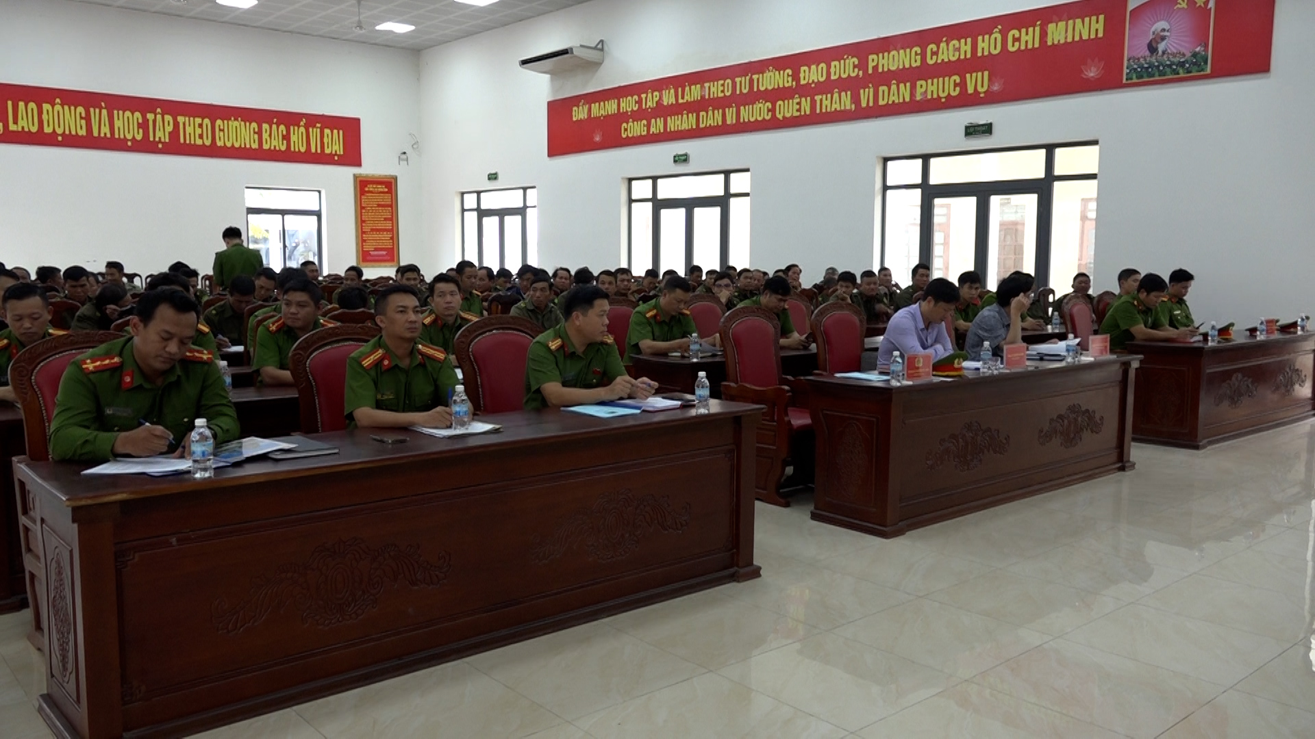 00005.MTS.00_00_03_01.Still001