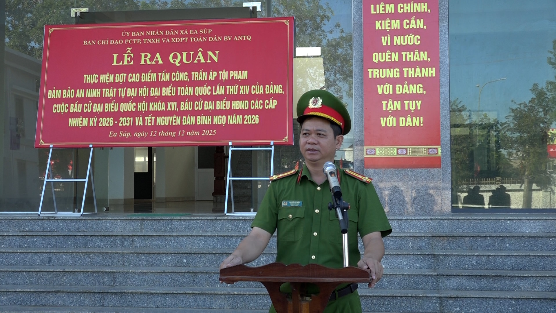 00017.MTS.00_00_02_18.Still001