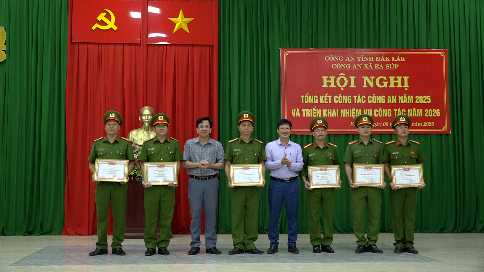 00037.MTS.00_00_03_06.Still001