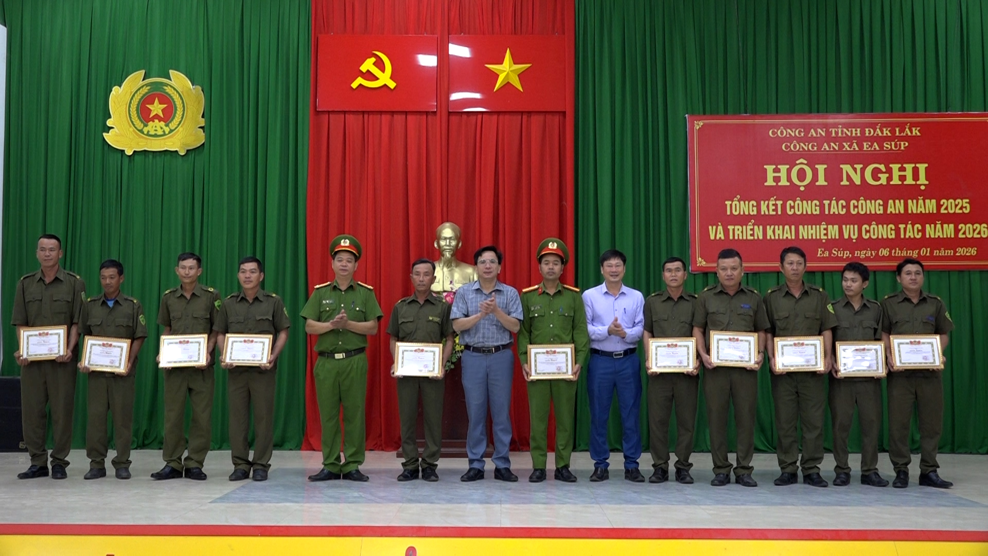 00039.MTS.00_00_03_24.Still001