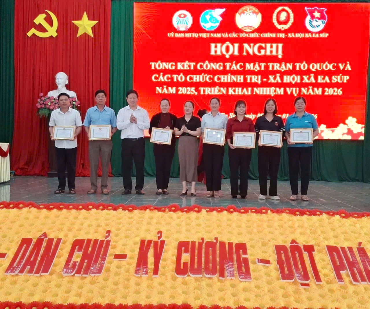 z7421152728628_0ae19c6744bbddcba63117ab2b2bd76f