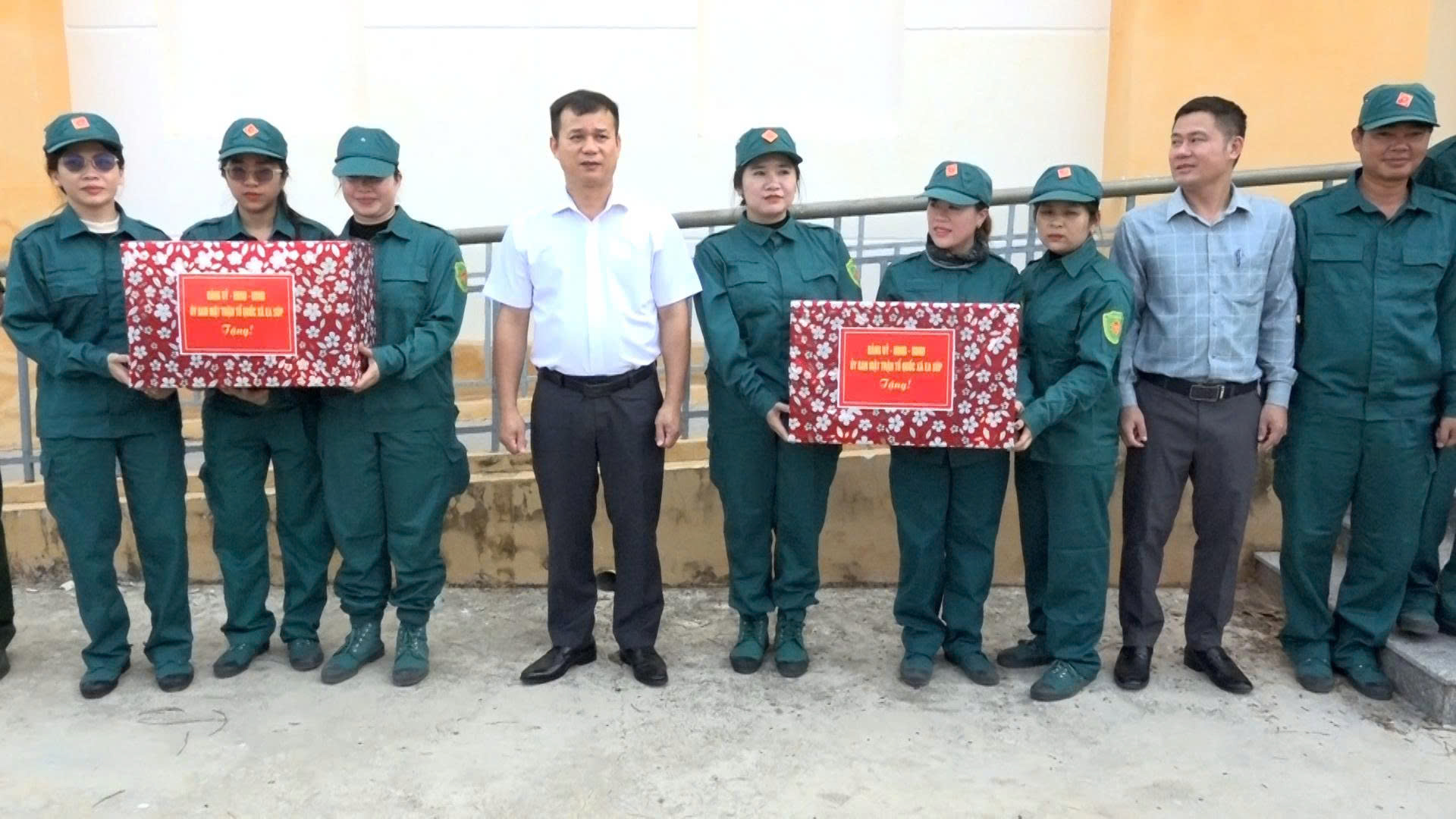 Lãnh đạo xã Ea Súp thăm, động viên lực lượng Dân quân năm thứ nhất tham gia huấn luyện năm 2026