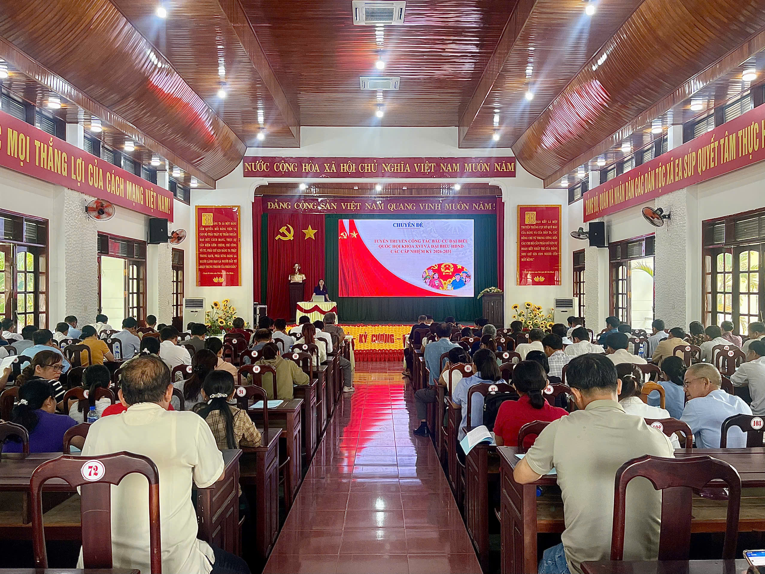 z7585311325980_18a24d41f32333e68806785f1a87ef51