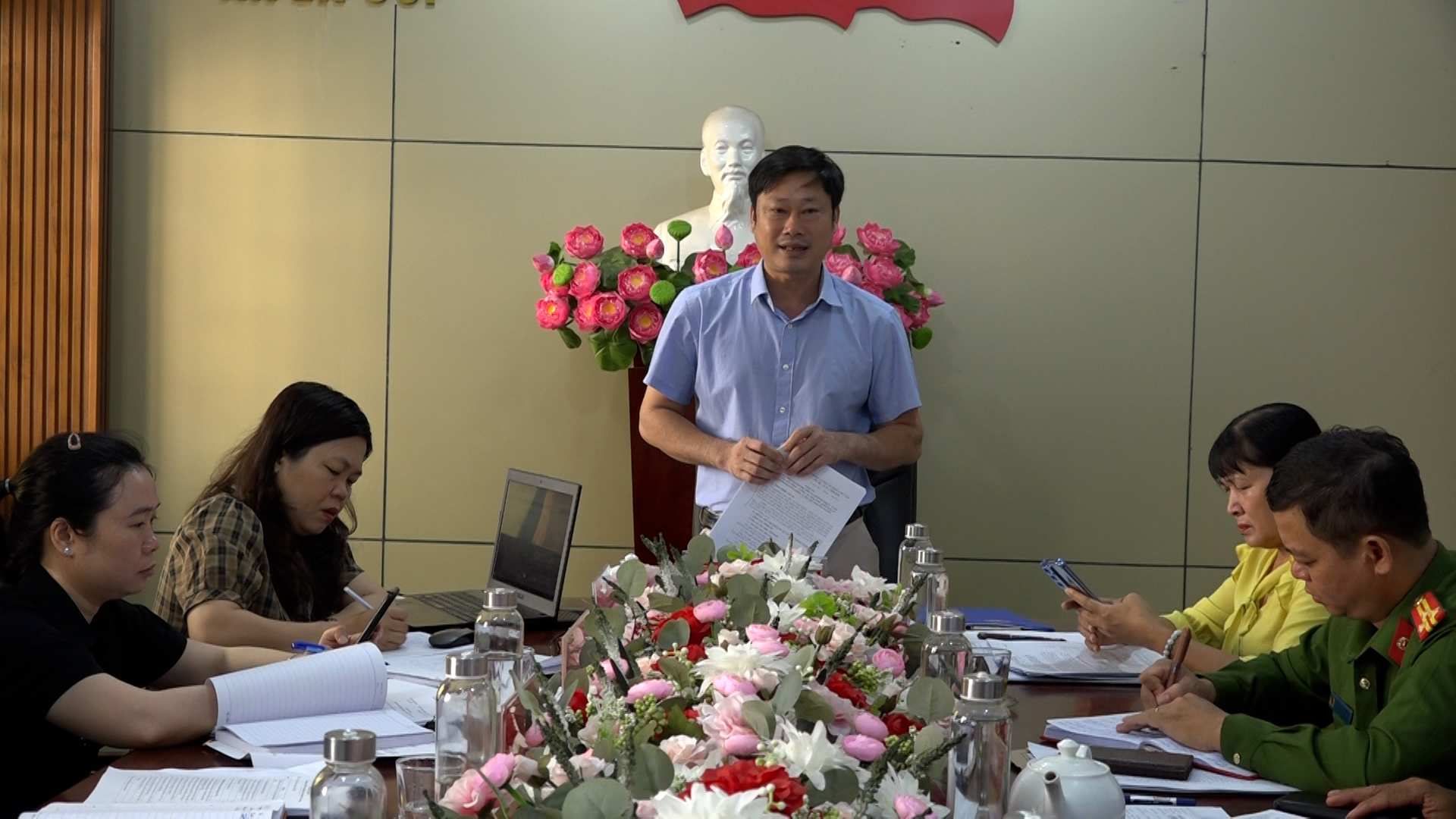 Phiên họp thường kỳ UBND xã tháng 4 và triển khai nhiệm vụ tháng 5