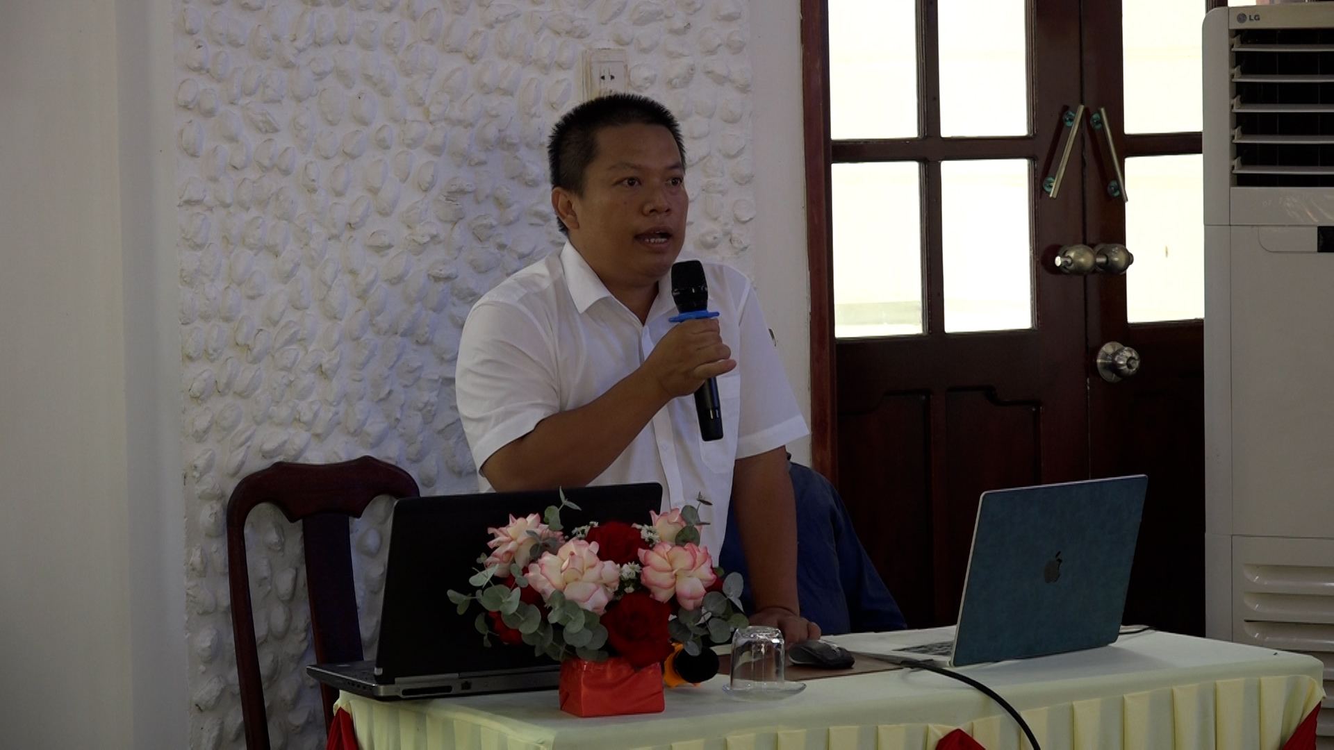 00072.MTS.00_00_02_19.Still001