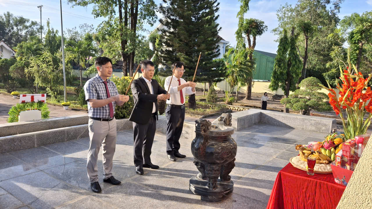 z7529846085463_5f1c56bd621b3c4ef11282c1d6f8f8bf