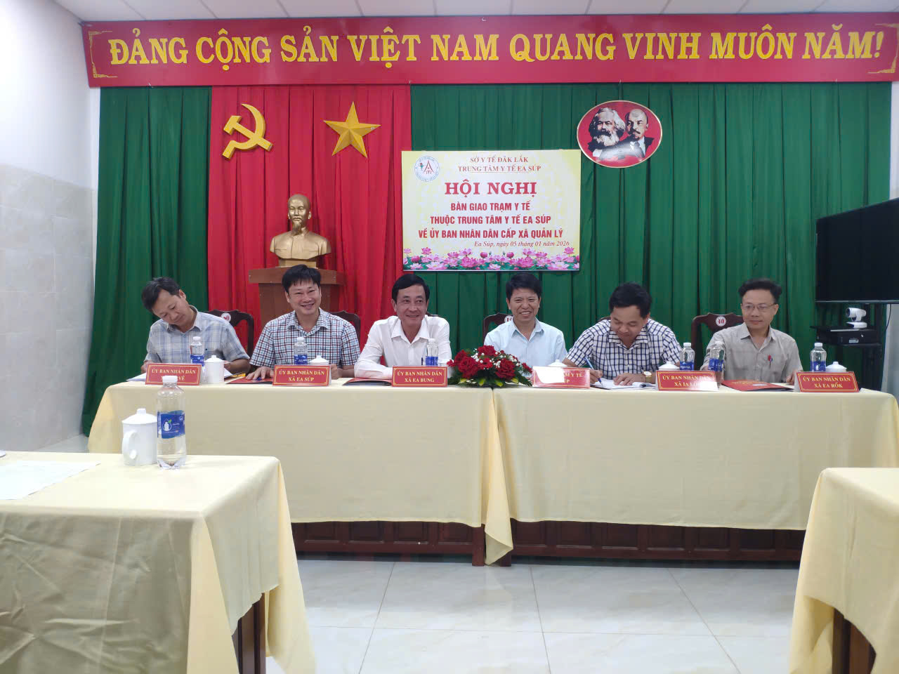 z7401290292200_4b5a41027c42fb08e491f5fd11b20dd4